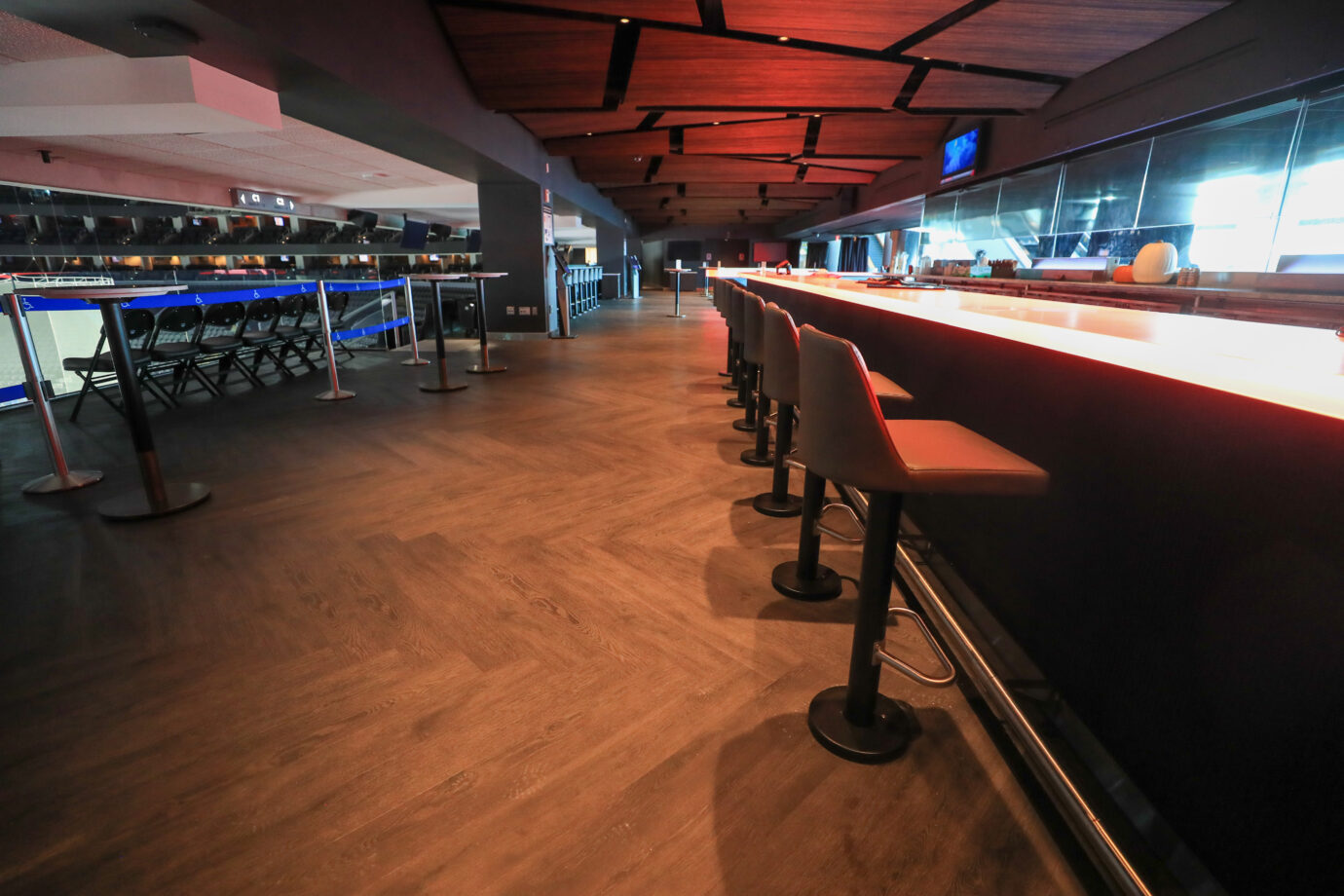 Wells Fargo Center PA AVA LVT 2DSGN in Bar