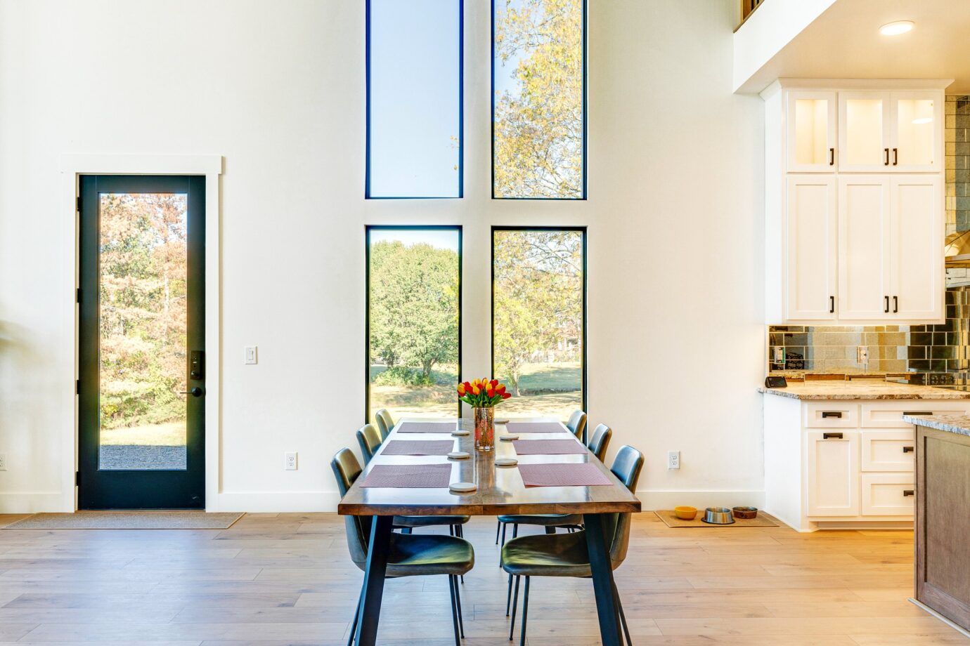 Kaindl Laminate installed in dining room